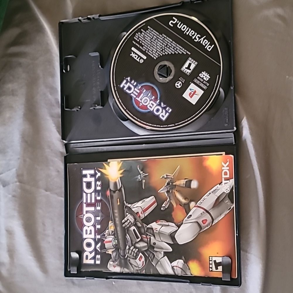 PS2 video game. ROBOTECH - Picture 3 of 3